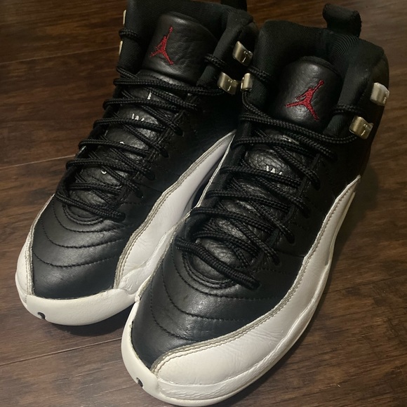 Air Jordan 12 Retro Playoff 2022 Black size 6 womens - Picture 2 of 7